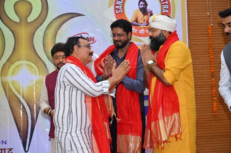 Kabeer Ji Maharaj in dialogue with Anand Dwivedi